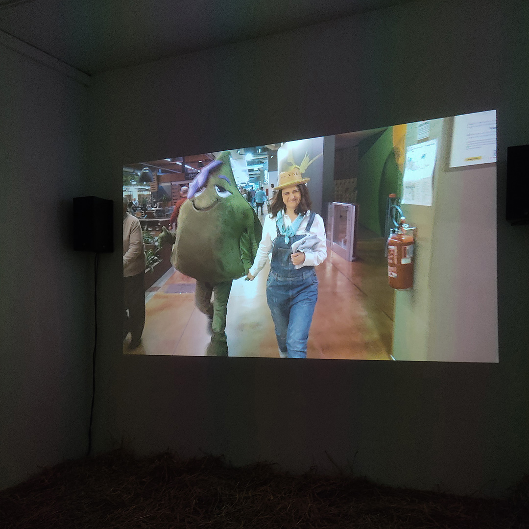 Justin Meekel, FIGUE, Film, 25’, 2019. Tenderfluid #1 _ Honky Tonk Fields _ Comissaires d'exposition : Collectif Enoki + Pascal Mouisset_ EXPOSITION : 6 – 18 JUILLET 2021 _ ESPACE VOLTAIRE : 75011 Paris _ avec le soutien de Plateau Urbain et de la DRAC Île-de-France dans le cadre l’Été Culturel. #tenderfluid #honkytonkfields