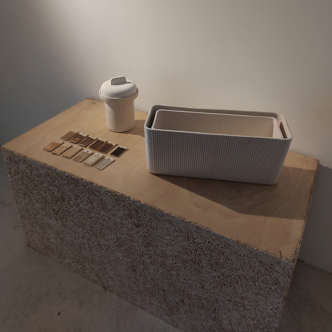 Onggi-sous-roche, Jarre de fermentation, prototype, 2021. Onggi des villes (frigo pour balcon), prototype, 2021. Tenderfluid #1 _ Honky Tonk Fields _ Comissaires d'exposition : Collectif Enoki & Pascal Mouisset_ EXPOSITION : 6 – 18 JUILLET 2021 _ ESPACE VOLTAIRE : 75011 Paris _ avec le soutien de Plateau Urbain et de la DRAC Île-de-France dans le cadre l’Été Culturel. #tenderfluid #honkytonkfields