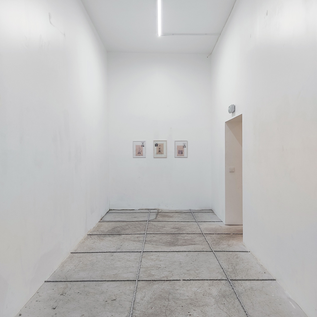 Julia Gault, Fondations, argile crue, 2020. Tenderfluid #1 _ Honky Tonk Fields _ Comissaires d'exposition/curating : Collectif Enoki + Pascal Mouisset_ EXPOSITION : 6 – 18 JUILLET 2021 _ ESPACE VOLTAIRE : 75011 Paris _ avec le soutien de Plateau Urbain et de la DRAC Île-de-France dans le cadre l’Été Culturel. #tenderfluid #honkytonkfields