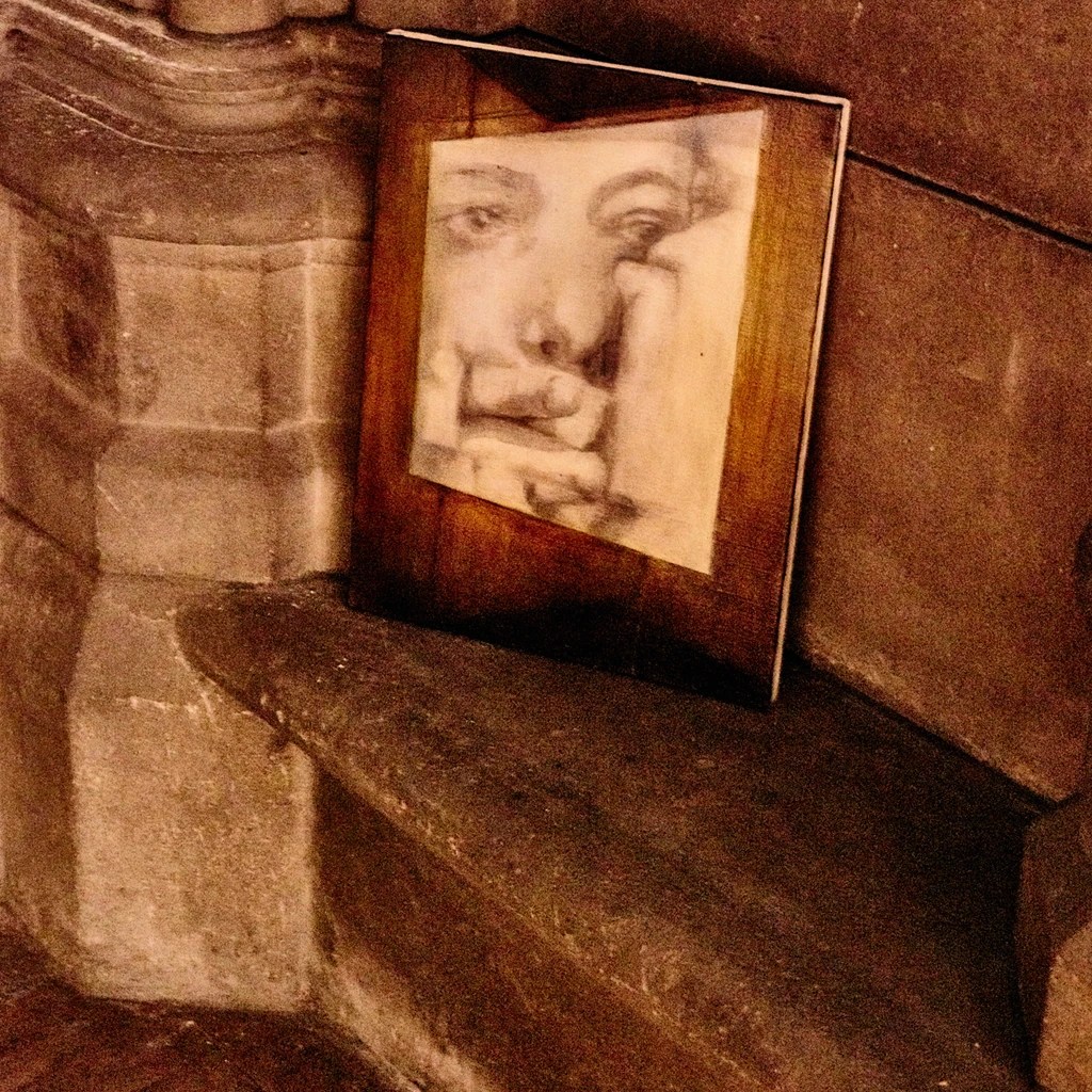 Pascal Mouisset; d'après; Mona Hatoum; So much I want to say; peinture; installation; hybride; décor; peintre; in situ; huile; artistcuratorvidéo; vidéaste; performance; collaboration; partage; libération; huile sur toile; curator; artistcuratour; Tenderfluid; tender.fluid; @tender.fluid; voci unmane; #vociumane; instant; jeune création; nuance; fluidité; fluide; déborder; complexité; artistcurator; protéiforme; art contemporain; quotidien; images; sensation; délicatesse; éclat; ombre; politique; silence; dispositif; profondeur; sauvage; symbolique; écritures; structures; son; sans-voix; perte des repères; marges; marginalité; prise de position; frontières; interdisciplinaire; philosophie; sociologie; histoire de l'art; exclusion; centralité; centres; périphéries; espaces singuliers; artistes; critiques d'art;